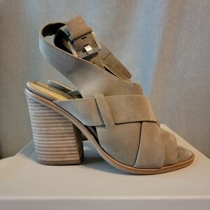 Marc Fisher Taupe Women's 6 Sandals With Ankle Strap